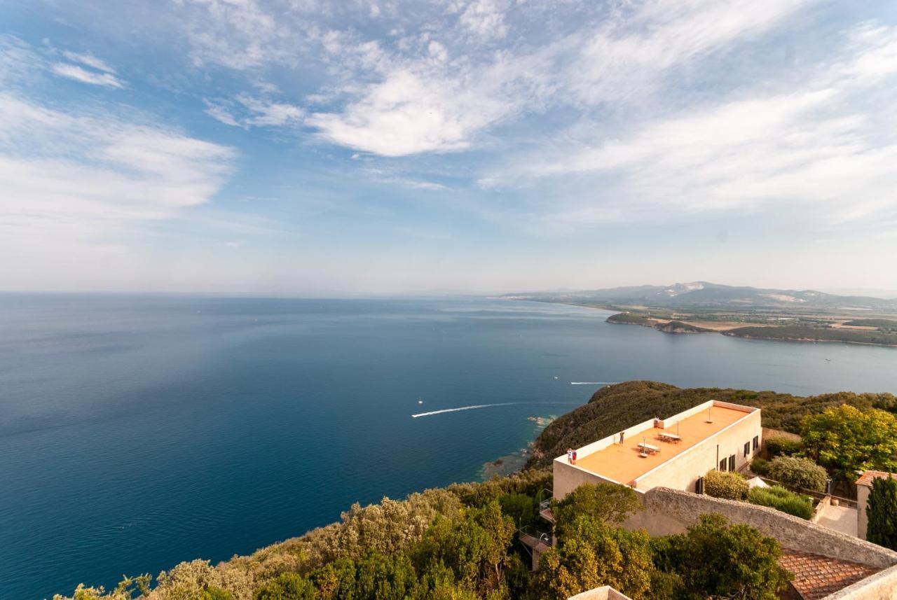 Castello Di Populonia Villa A Mare ภายนอก รูปภาพ