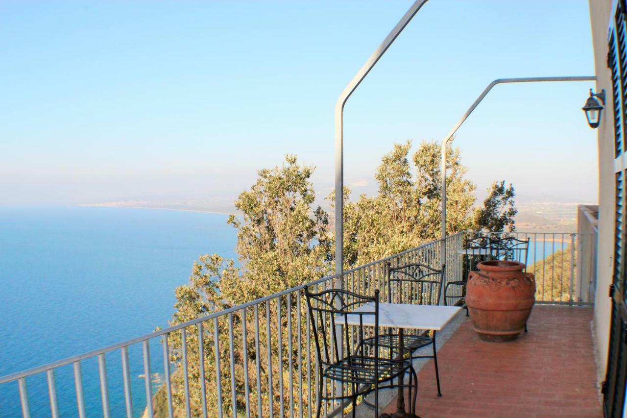 Castello Di Populonia Villa A Mare ภายนอก รูปภาพ