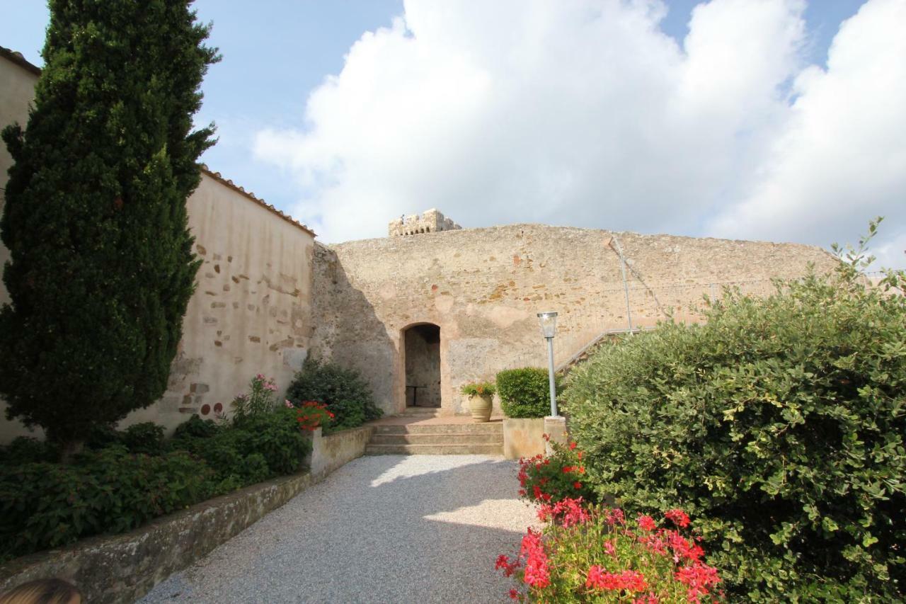 Castello Di Populonia Villa A Mare ภายนอก รูปภาพ